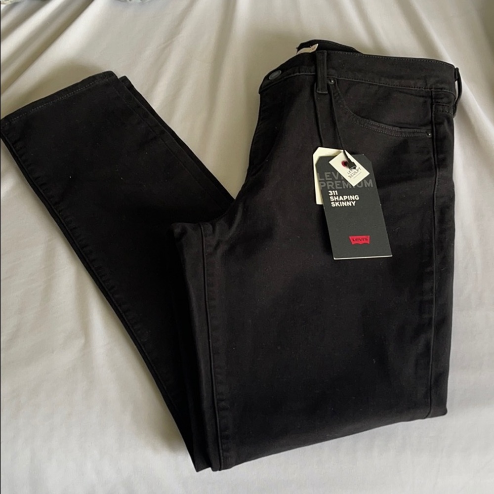 311- Levi’s Shaping Skinny Jeans